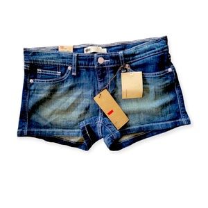 Levies shorty shorts denim NWT new size 9 / 29